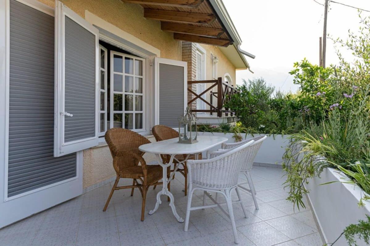 Serene Seaside Bliss - Lush & Secluded Garden Oasis Kalamata Exteriér fotografie